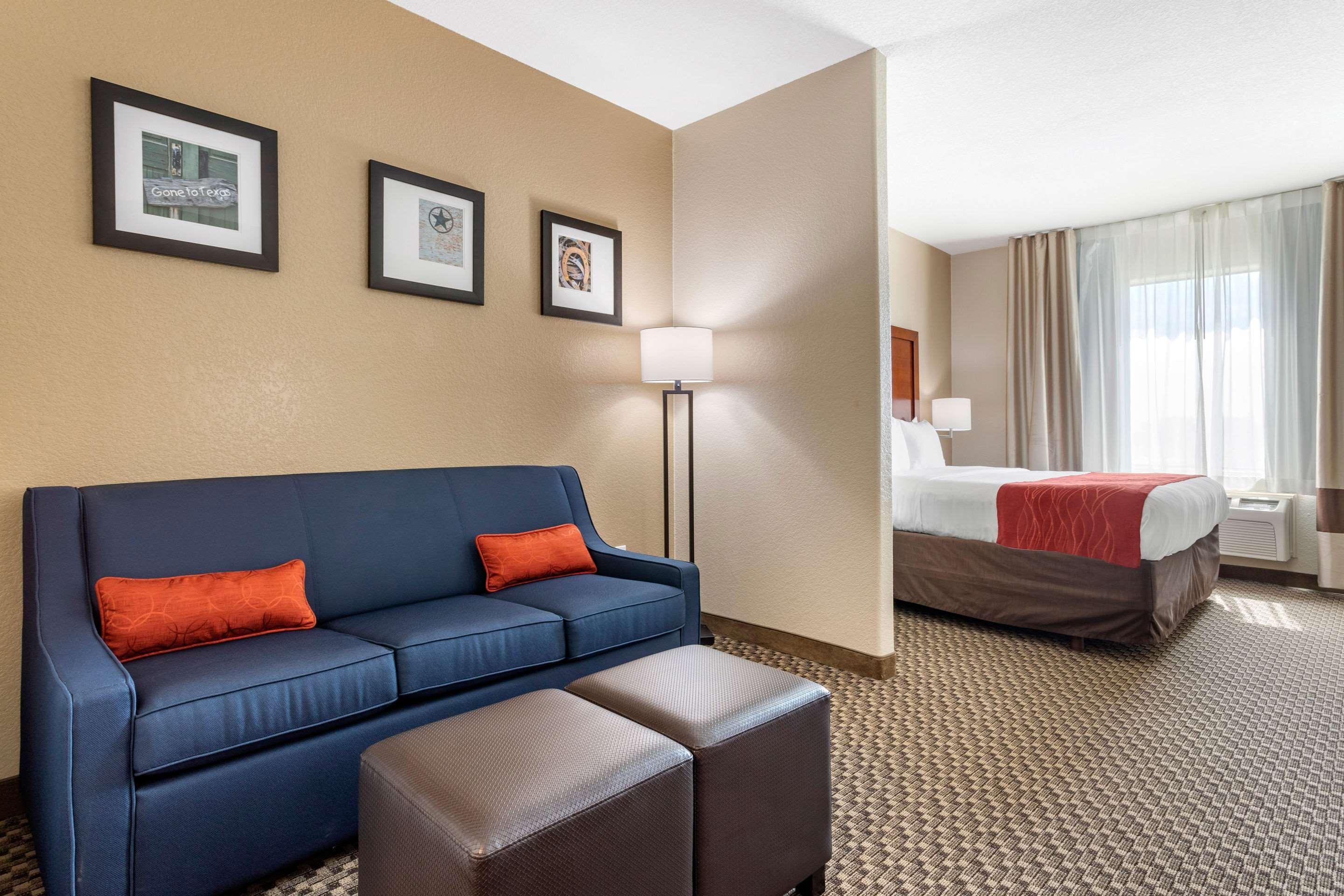Comfort Inn & Suites Navasota Esterno foto