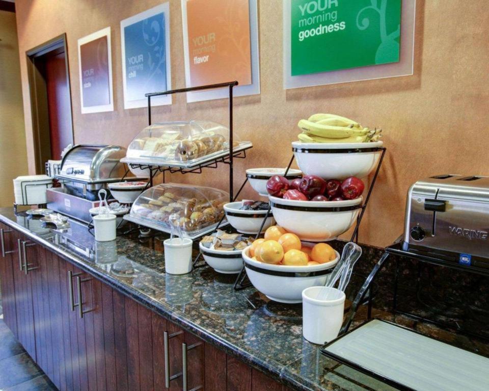 Comfort Inn & Suites Navasota Esterno foto