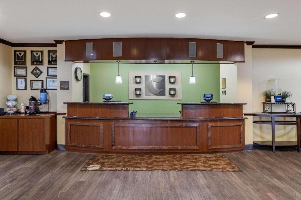 Comfort Inn & Suites Navasota Esterno foto