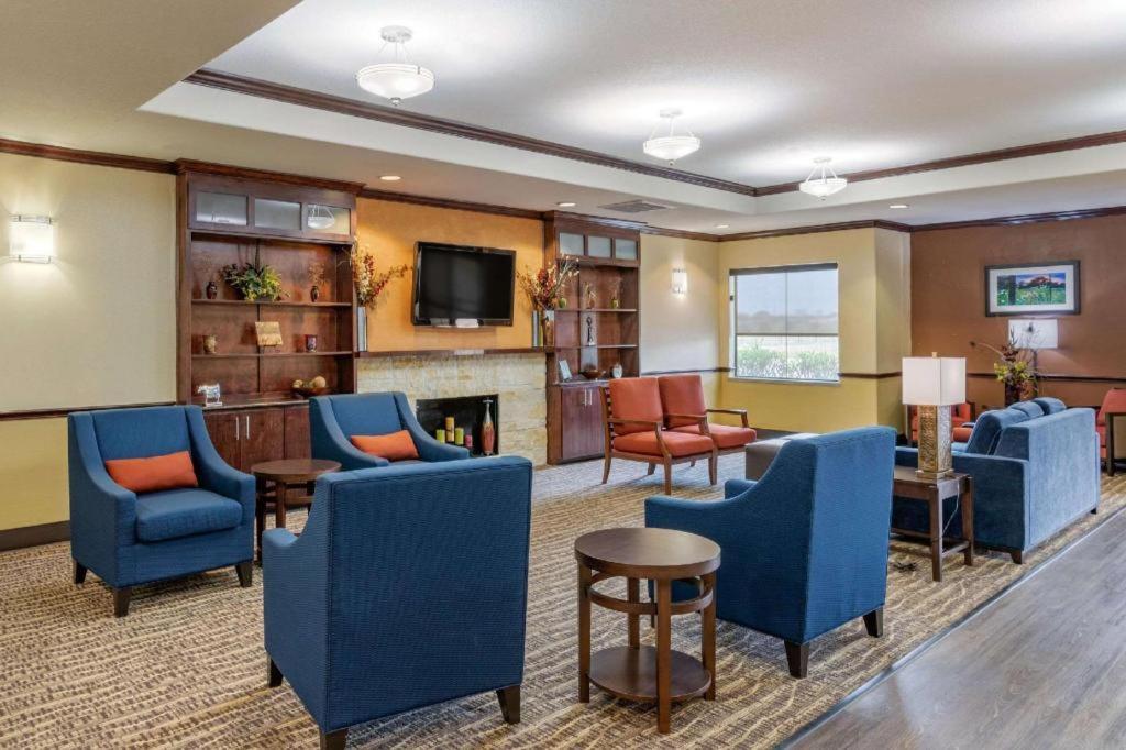 Comfort Inn & Suites Navasota Esterno foto
