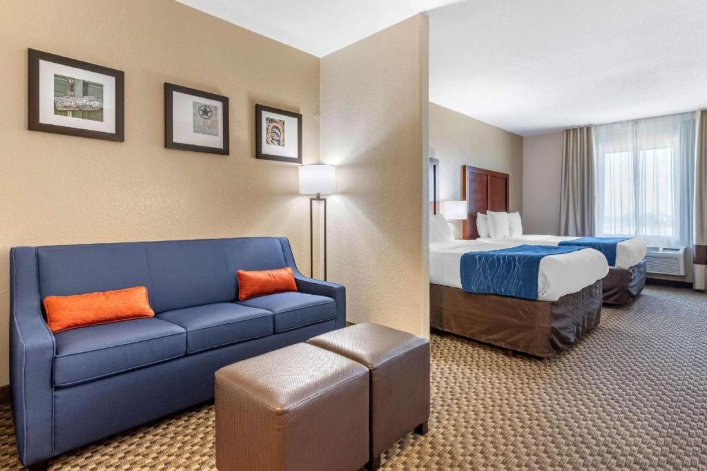 Comfort Inn & Suites Navasota Esterno foto