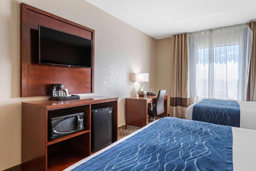 Comfort Inn & Suites Navasota Esterno foto